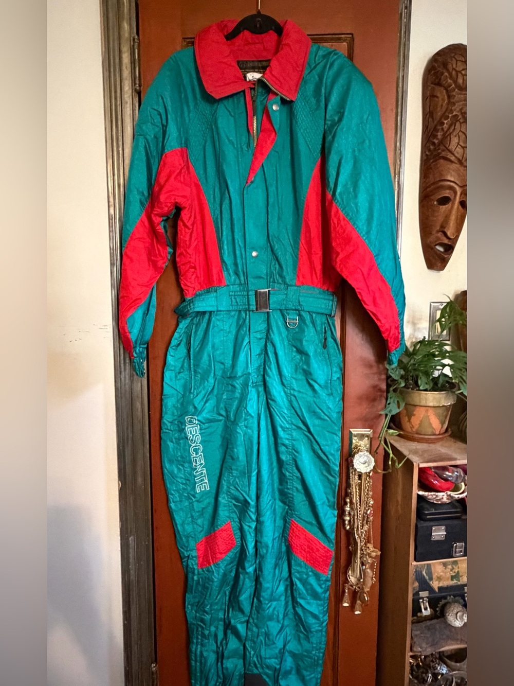 Vintage Descent Men’s Colorblocked Ski/ Snow Suit With Belt Size Large